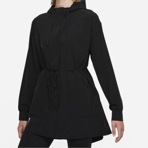 Nike Women’s dry-fit Bliss Luxe Anorak Jacket